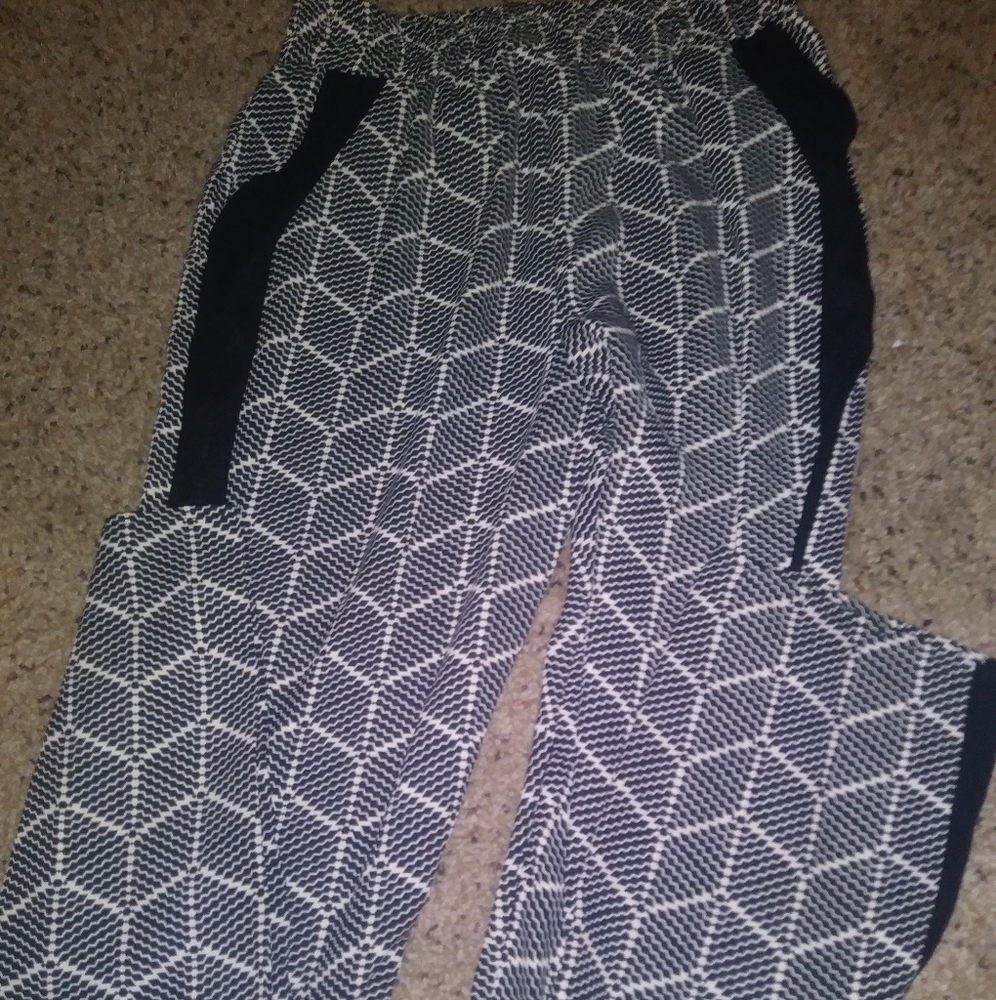Romeo&Juliet Black & White Stretchy Print Pants